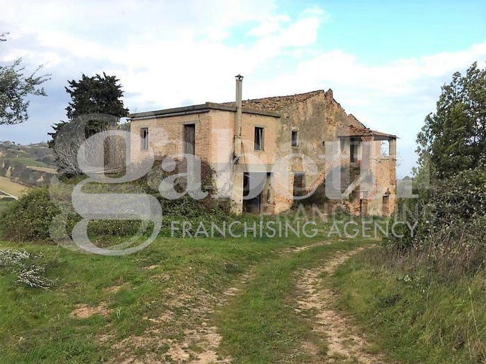 Casa con 6 locali in vendita in Via colle in su, Acquaviva Picena