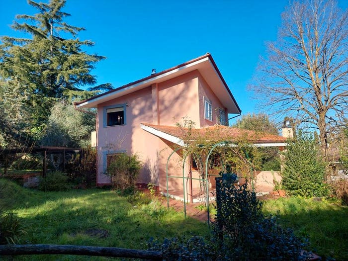 Casa con 5 locali in vendita in Via Giro del Colle, Tre Pontoni, Castelnuovo di Porto