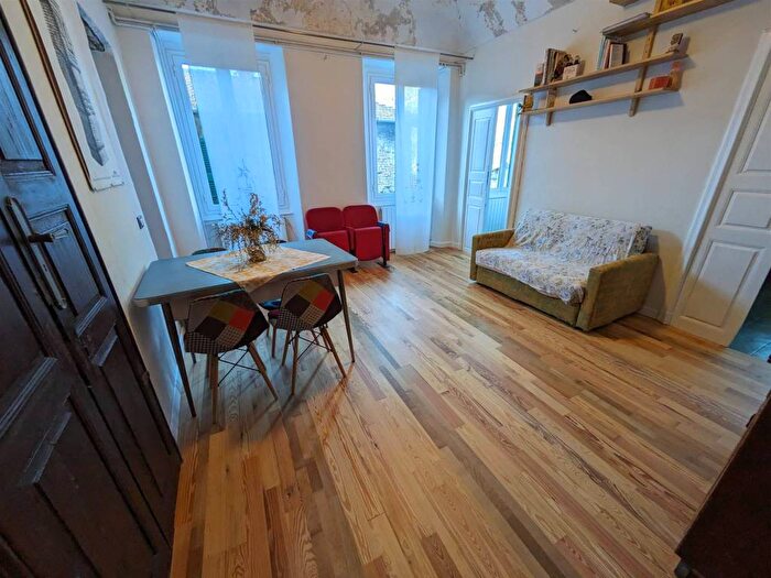 Appartamento quadrilocale in vendita in Vallecrosia Alta, Vallecrosia