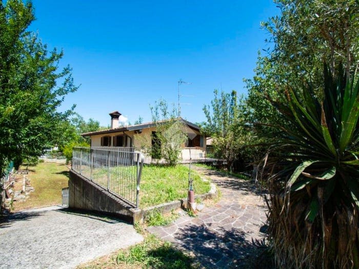 Casa con 6 locali in vendita in Via della Gherla, Moniga del Garda