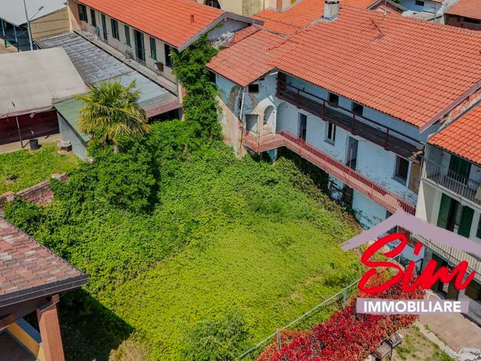 Casa con 6 locali in vendita in Via Fornaci sn, Oleggio