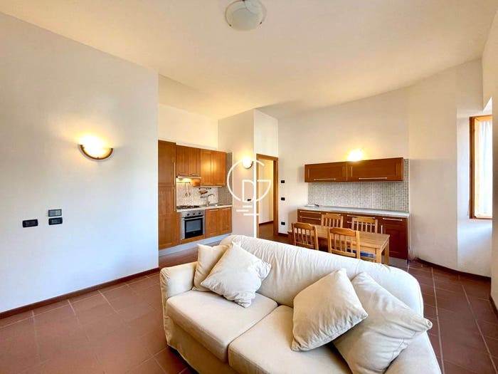 Appartamento trilocale in vendita in Piazza Giacomo Matteotti, Centro, Padenghe sul Garda