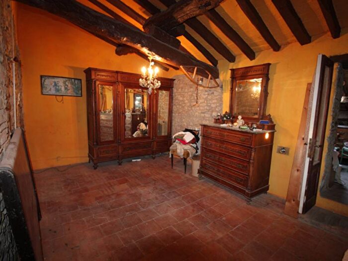 Casa quadrilocale in vendita in Località Vaie di Fabbiano, Fabbiano, Borgonovo Val Tidone