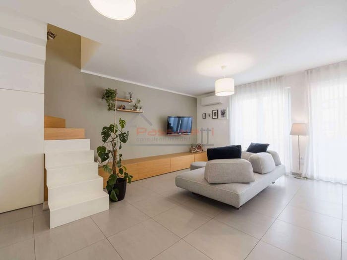 Casa con 5 locali in vendita in via Via Gabriele D'Annunzio, Centro, Pero