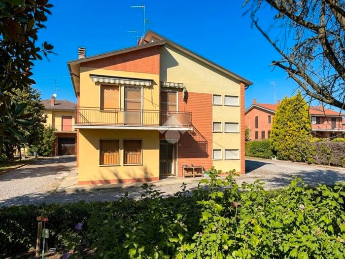 Casa con 6 locali in vendita in Via Riccardina, Riccardina, Budrio