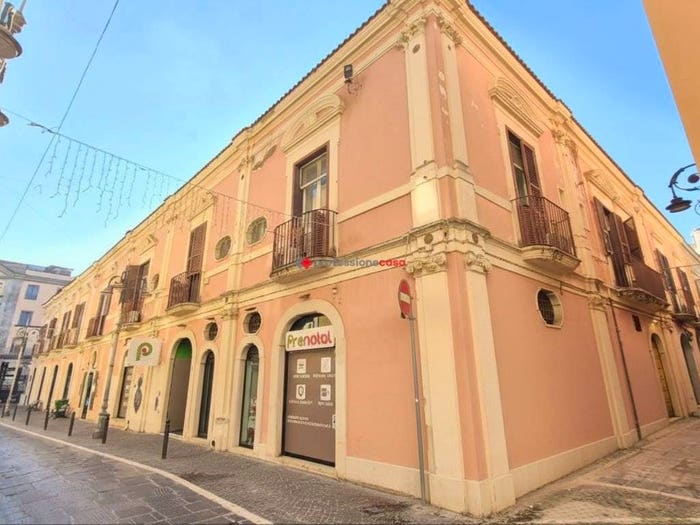 Appartamento trilocale in vendita in Via Cimaglia, Centro Storico, Foggia