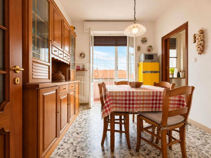 Appartamento quadrilocale in vendita in via delle siepi, Calzabigi, Livorno