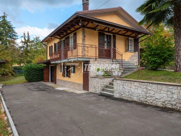 Casa con 6 locali in vendita in Toano