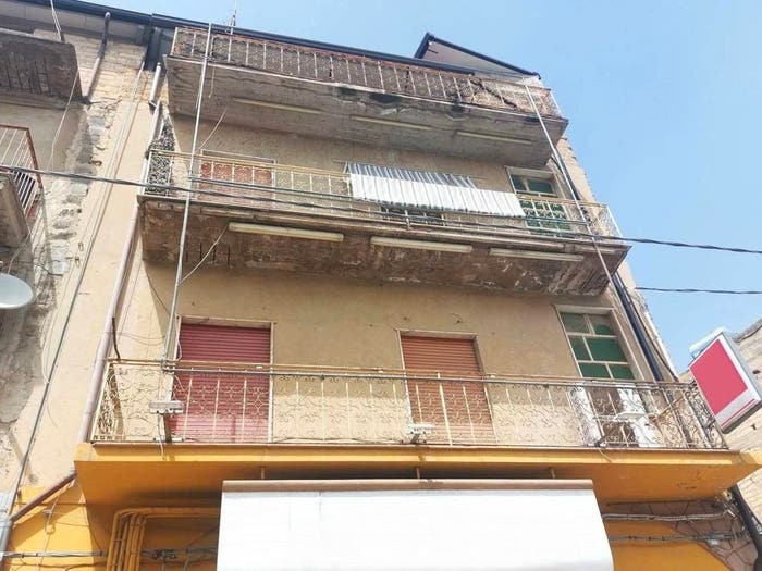Appartamento con 6 locali in vendita in Viale Mario Gori Niscemi CL Italia, Niscemi