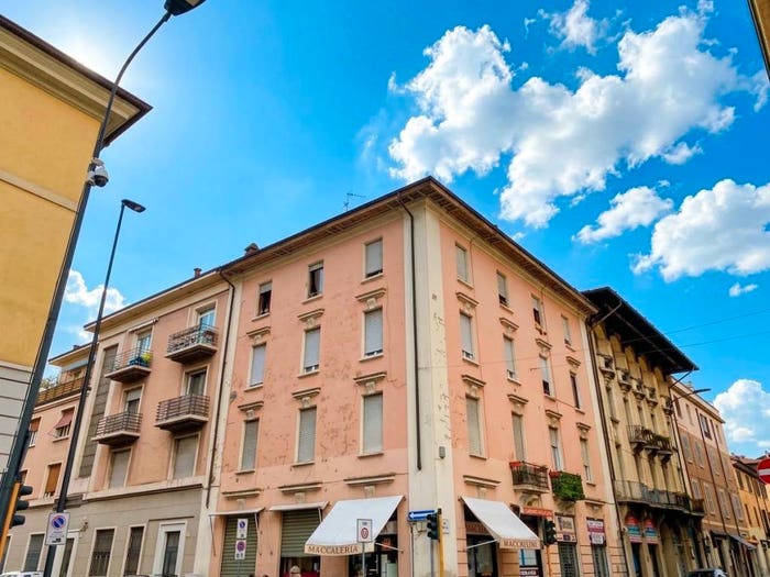 Appartamento trilocale in vendita in Via G Camozzi, Porta Milano, Brescia
