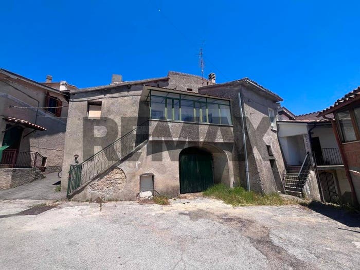 Casa quadrilocale in vendita in Belmonte in Sabina