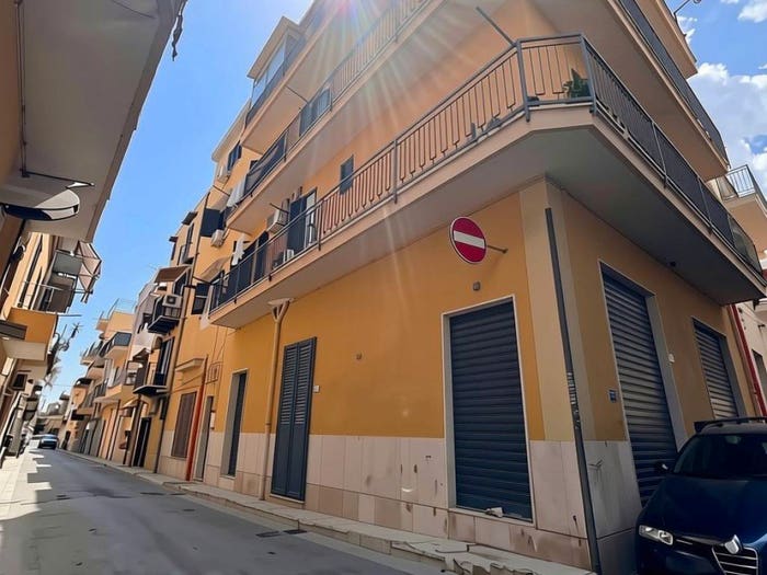 Appartamento trilocale in vendita in Via Andrea Coffaro, Centro, Bagheria