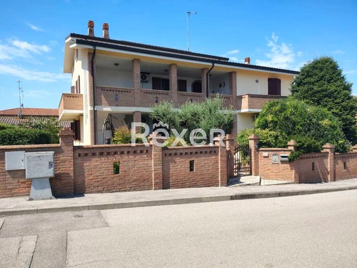 Casa con 6 locali in vendita in Via Enzo Masetti, Mirabello, Terre del Reno