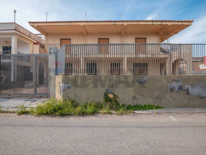 Casa quadrilocale in vendita in Viale Ionio, Agnone, Augusta