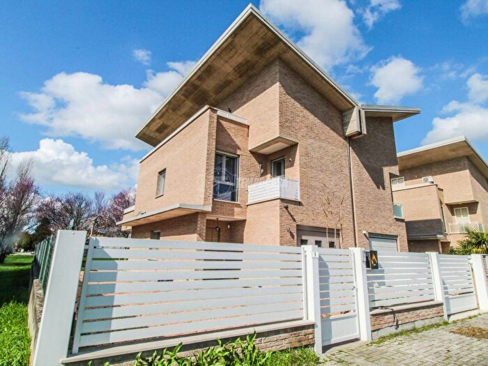 Casa quadrilocale in vendita in Via dei Pioppi Cipressini, Sorbara, Bomporto
