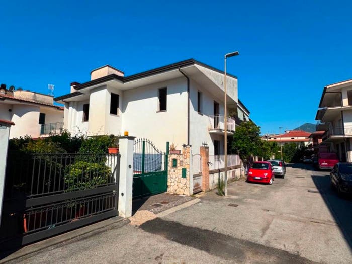 Casa con 6 locali in vendita in Via Feudo, Centro, Fondi