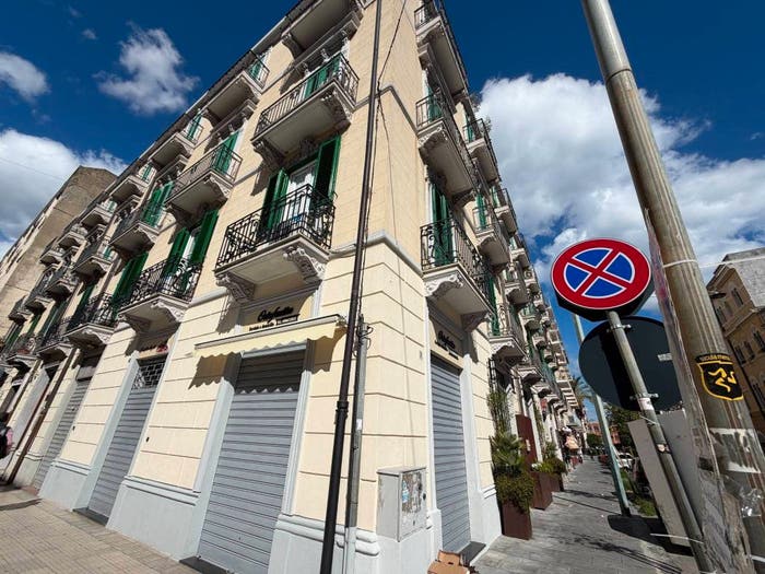 Appartamento con 6 locali in vendita in Via dei Mille, San Martino, Messina