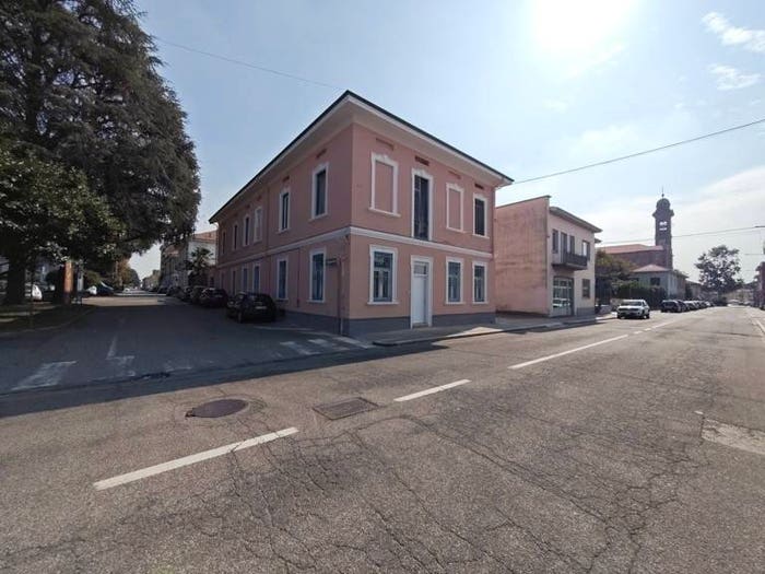 Appartamento trilocale in vendita in Via Vittorio Veneto, Centro, Samarate
