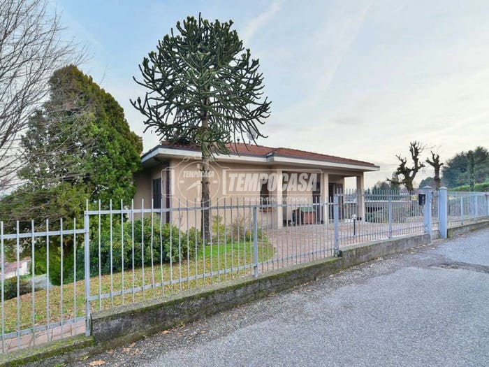 Casa trilocale in vendita in Via Michelangelo Buonarroti, Albese con Cassano
