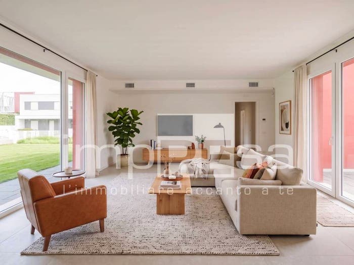 Appartamento quadrilocale in vendita in Guglielmo Oberdan, Centro, Salzano
