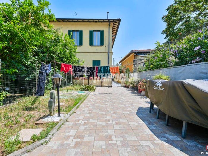 Appartamento con 5 locali in vendita in Via Cestoni, Shangai, Livorno