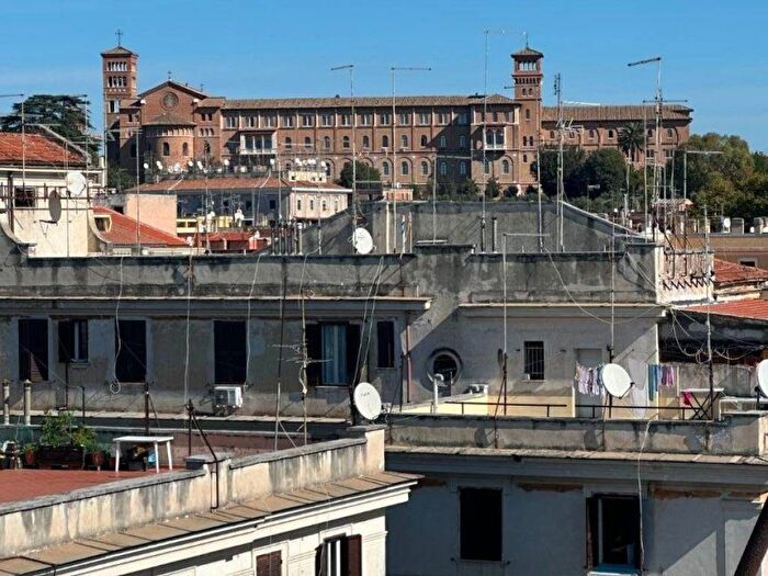 Appartamento bilocale in vendita in Via Alessandro Volta, Testaccio, Roma