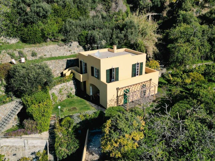 Appartamento quadrilocale in vendita in strada Vecchia, Varigotti, Finale Ligure