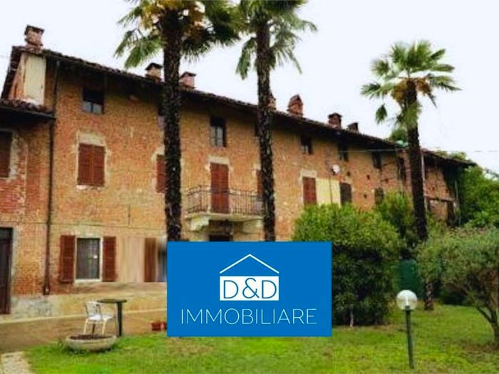 Casa con 6 locali in vendita in Frazione Briassa, Roatto