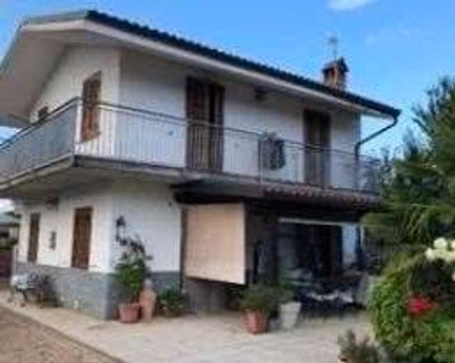 Casa con 6 locali in vendita in Frazione Perrero, Perrero, Barbania