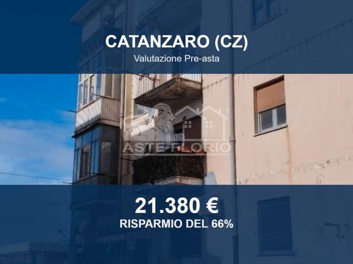 Appartamento con 5 locali in vendita in Piazza Pitagora, Centro Storico San Leonardo Stadio Pontepiccolo, Catanzaro
