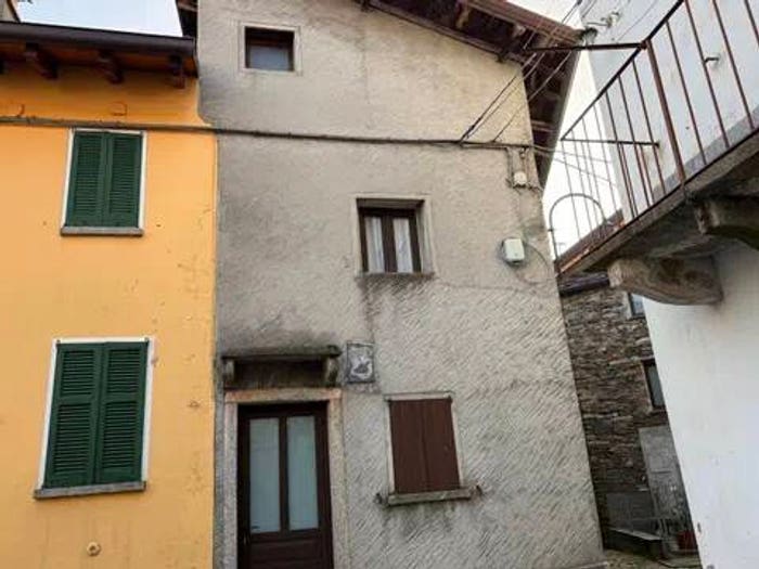 Casa con 5 locali in vendita in Via Ai Monti, Viggiona, Trarego Viggiona