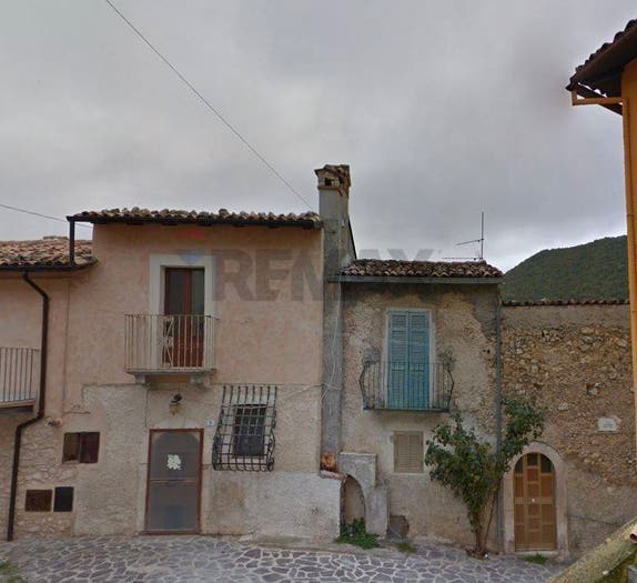 Casa con 6 locali in vendita in PIAZZA GAETANO CICERONE, Tussio, Prata d'Ansidonia