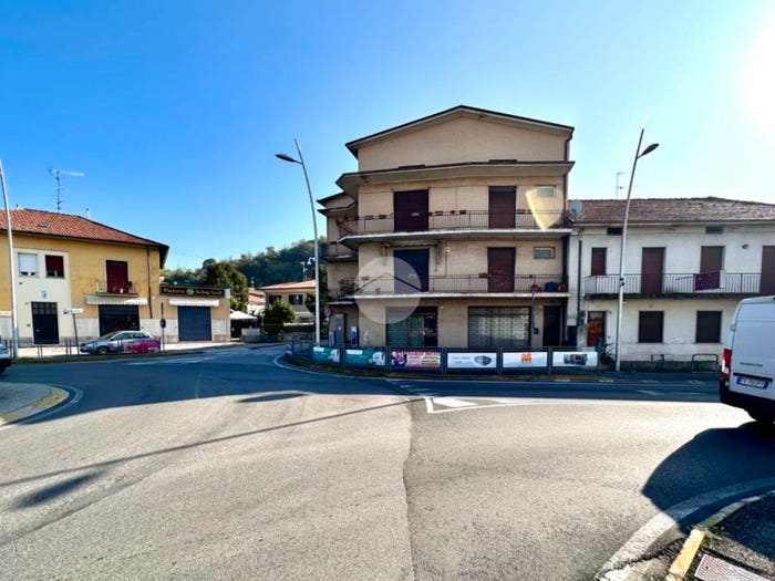 Casa con 5 locali in vendita in Via IV Novembre, Capriolo