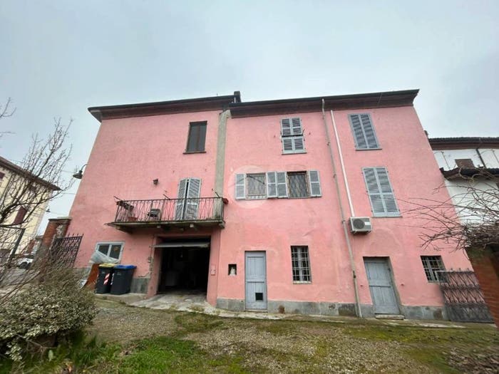 Casa con 6 locali in vendita in Piazza Umberto I, Centro, Pietra Marazzi
