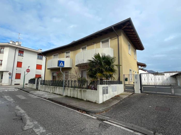 Appartamento trilocale in vendita in Via Urbignacco, Buia, Buja