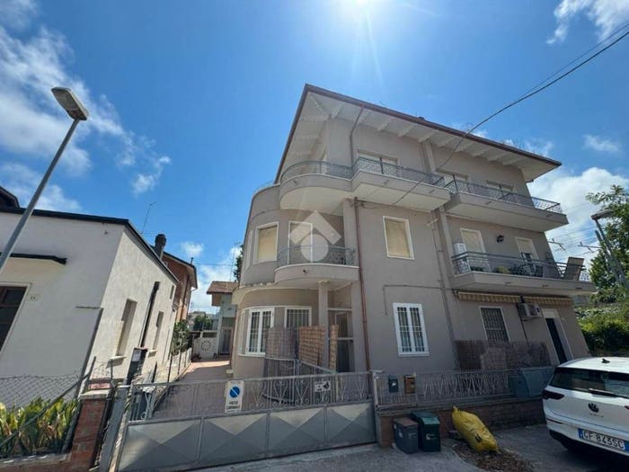 Appartamento trilocale in vendita in Via Milano, Cattolica