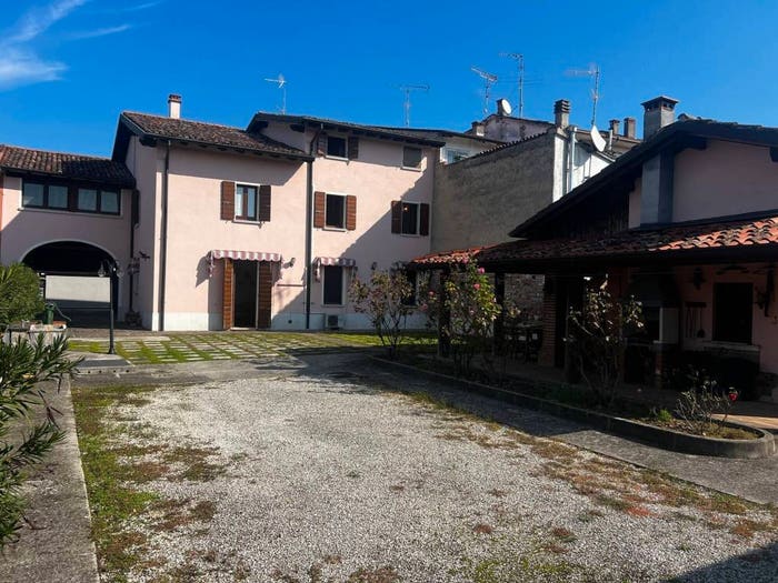 Casa con 6 locali in vendita in Gozzolina, Castiglione delle Stiviere