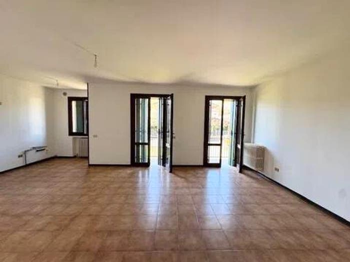 Appartamento trilocale in vendita in Albettone