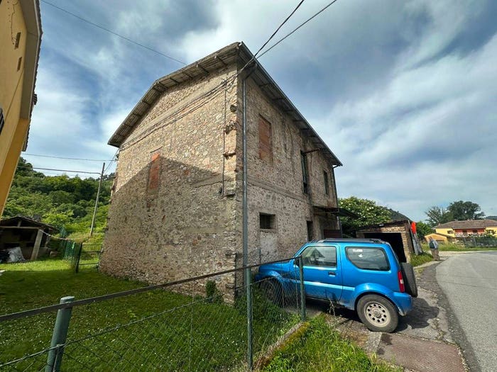 Casa con 6 locali in vendita in Vocabolo Valleludra, Arrone