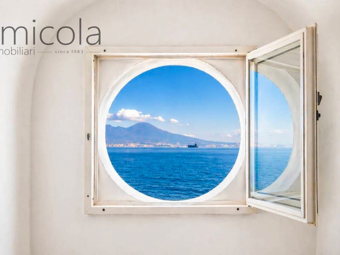 Appartamento con 5 locali in vendita in Via Ferdinando Russo, Posillipo, Napoli