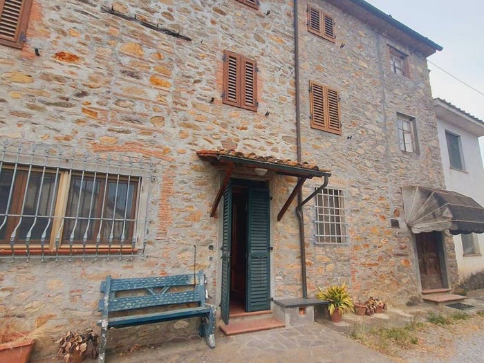 Casa con 6 locali in vendita in Via della Chiusa, Pieve di Compito Sant'Andrea di Compito, Capannori