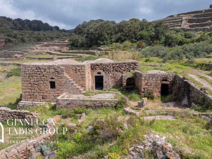 Casa con 6 locali in vendita in Via Cuddia Rekhale, Pantelleria