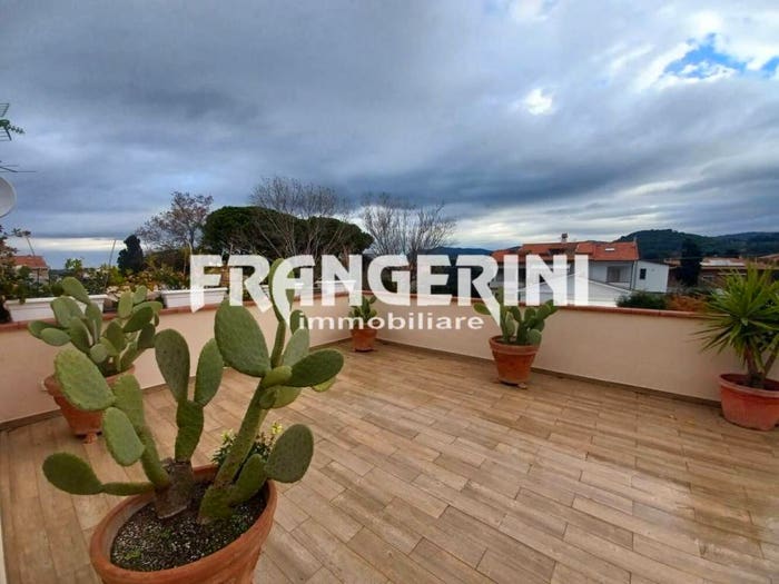 Casa con 6 locali in vendita in Via Numa Campi, Montenero Basso Montenero Alto, Livorno