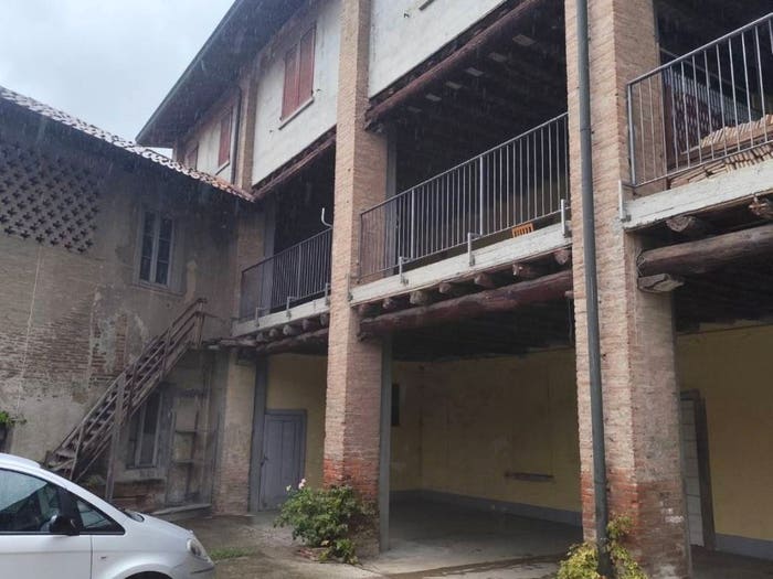 Appartamento trilocale in vendita in Via S Defendi, Pognano