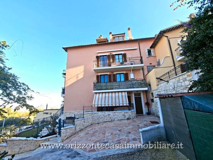 Appartamento con 6 locali in vendita in Ascoli Piceno