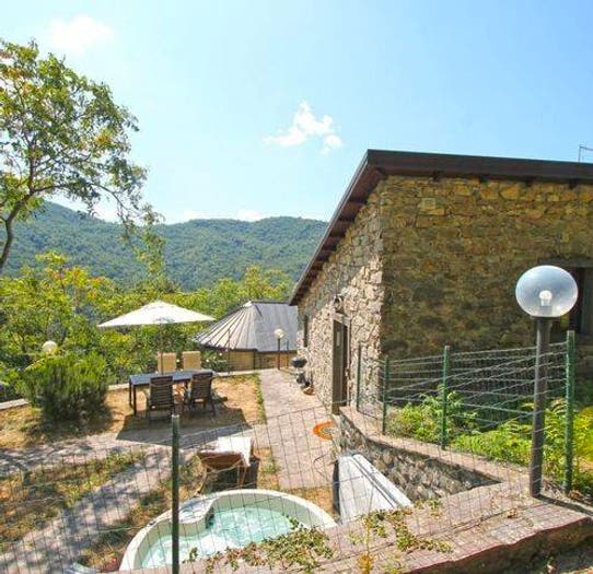 Casa quadrilocale in vendita in Località Piastorla, Fivizzano