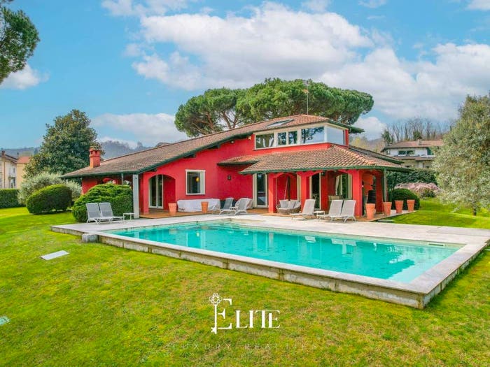 Casa con 6 locali in vendita in Via Madonna della Motta, Dormelletto