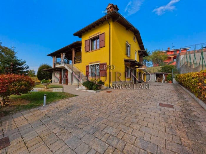 Casa quadrilocale in vendita in Via Pazzano, Serramazzoni