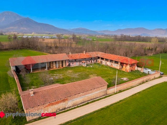 Casa con 5 locali in vendita in Via Rio Torto, Frossasco