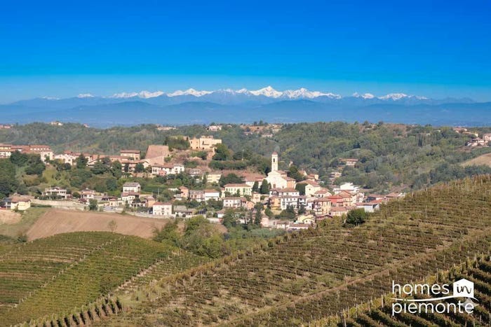 Casa con 6 locali in vendita in Via San Michele, Vinchio